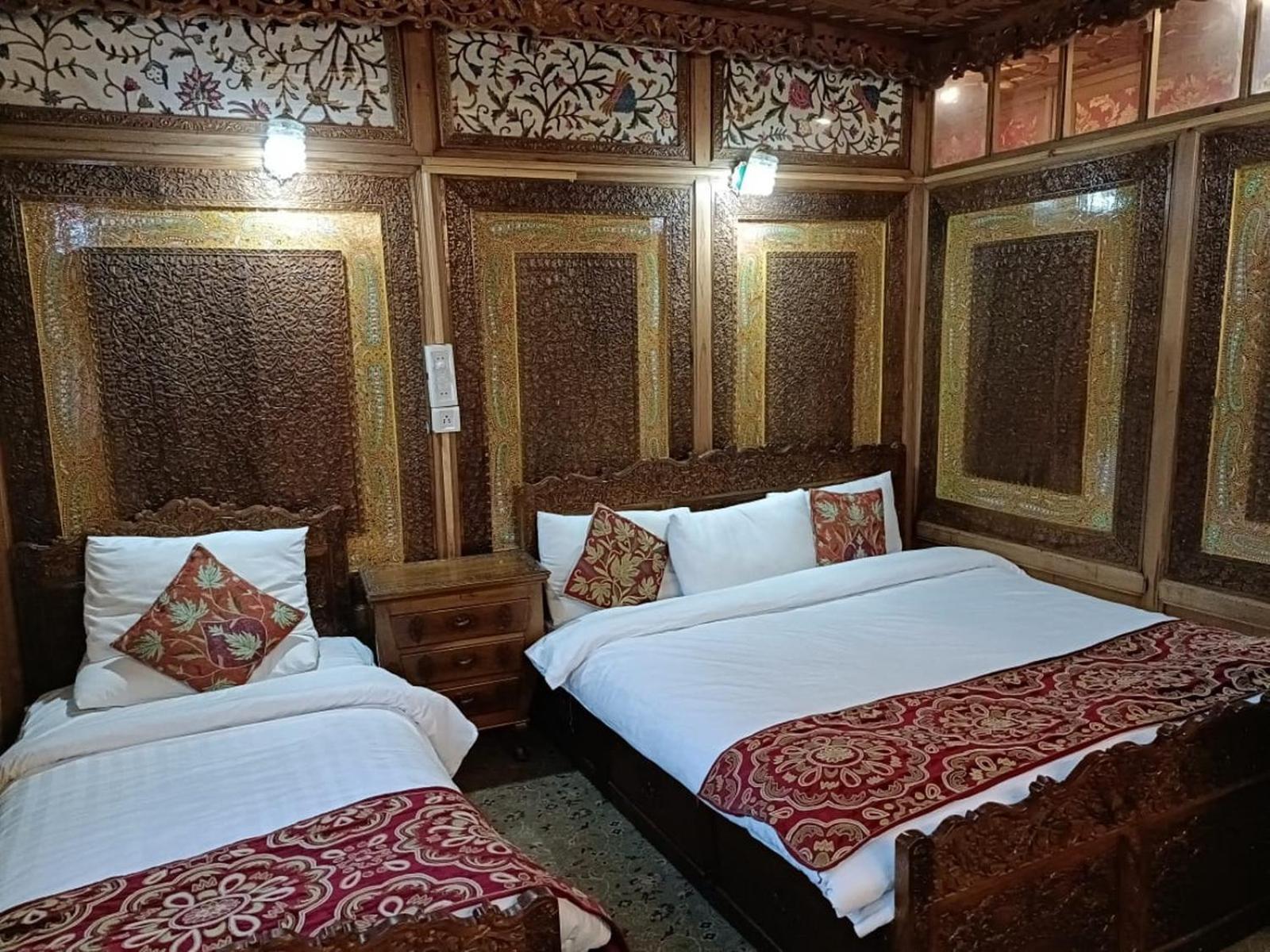 The Heritage Group Of Houseboats Σριναγκάρ Εξωτερικό φωτογραφία
