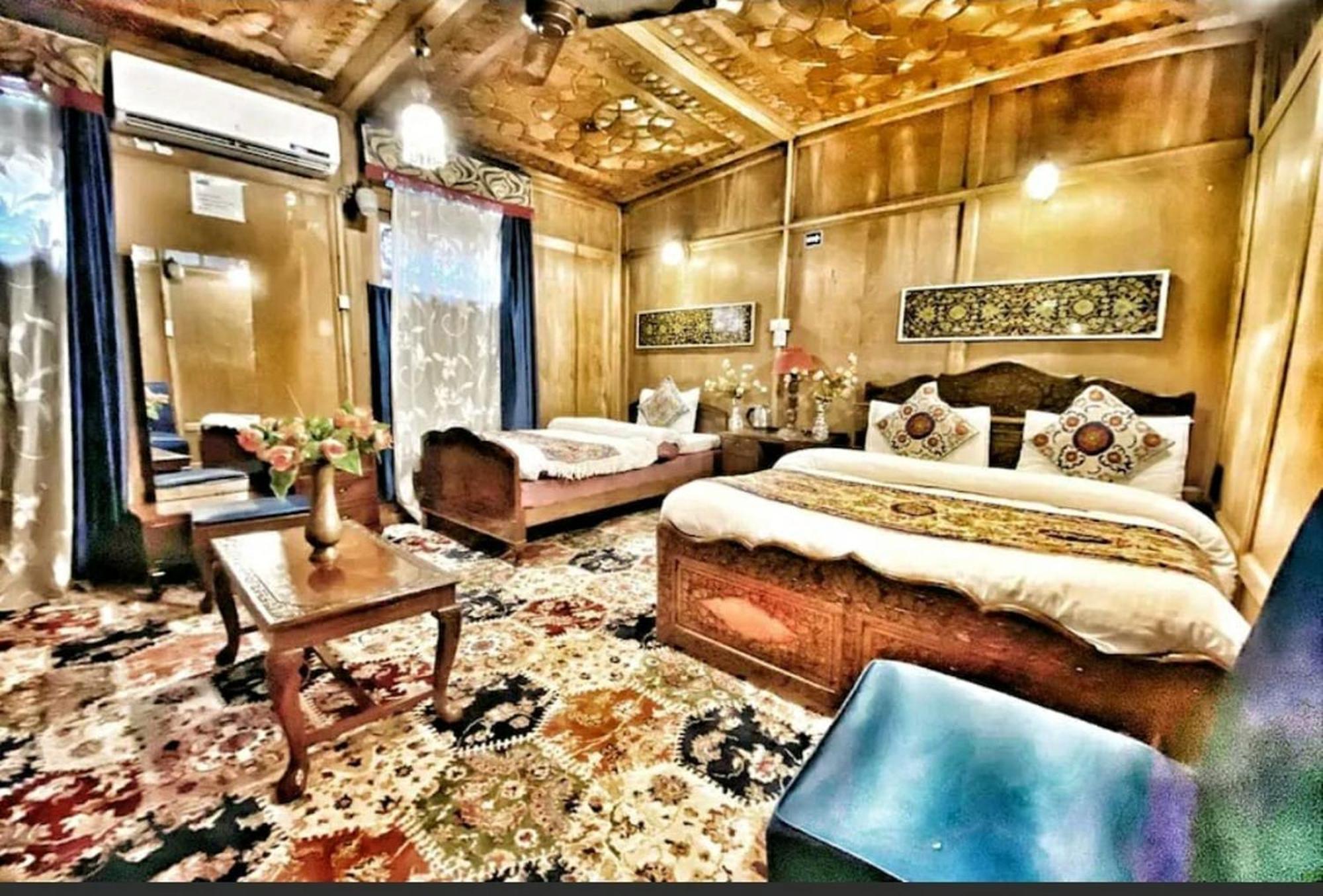 The Heritage Group Of Houseboats Σριναγκάρ Εξωτερικό φωτογραφία