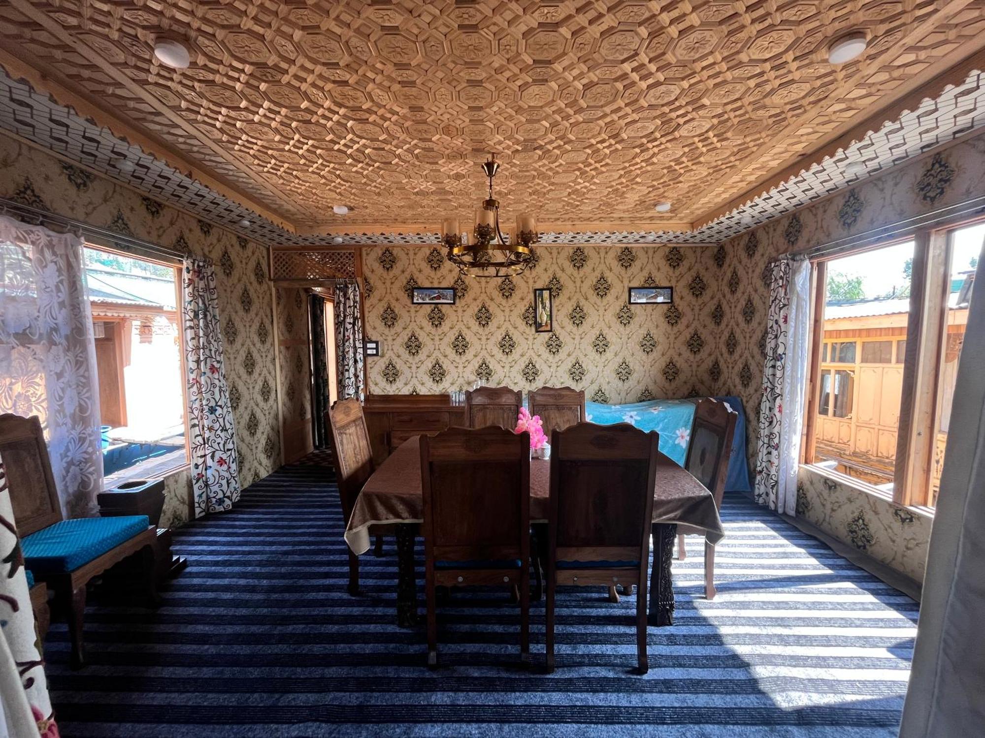 The Heritage Group Of Houseboats Σριναγκάρ Εξωτερικό φωτογραφία